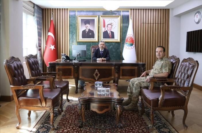 zafer-tombul.jpg