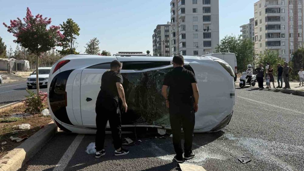 İki Otomobil Çarpıştı: 1 Yaralı