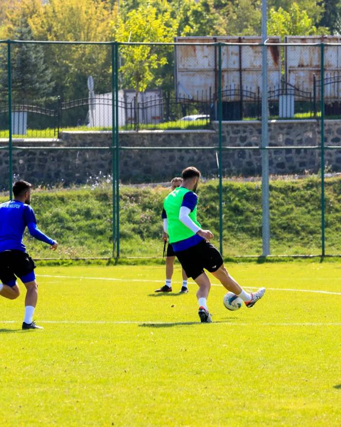 rnak-petrolspor-erzurum-kampimizin-2-gunu-sabah-antrenmani-takimimiz-kamp-calismalarina-s.jpg