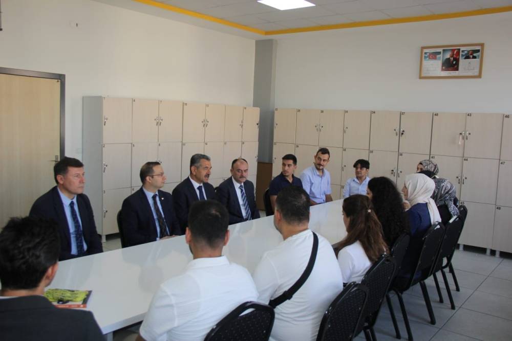 Cizre’de İlk Ders Zili Çaldı, 46 Bin 349 Öğrenci Ders Başı Yaptı