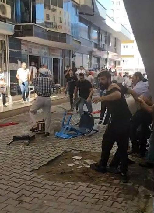 İki grup arasında Taşlı Sopalı Kavga: 6 Yaralı