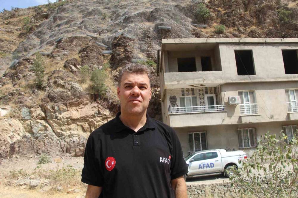 Şırnak’ta Kaya Düşmelerine Karşı 15 Bin Metrekarelik Çelik Ağ Ve Sensörlü Bariyer Sistemli Önlem