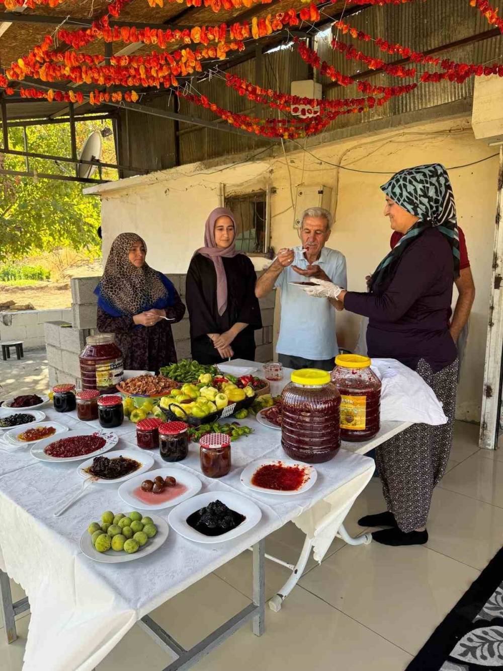 Biberden Reçel Yaptı, Siparişlere Yetişmekte Zorlanıyor