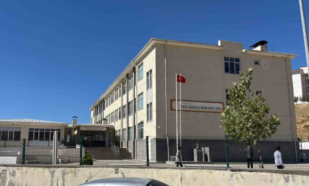 Okulda Hem Elektrik Hem De Sular Yok