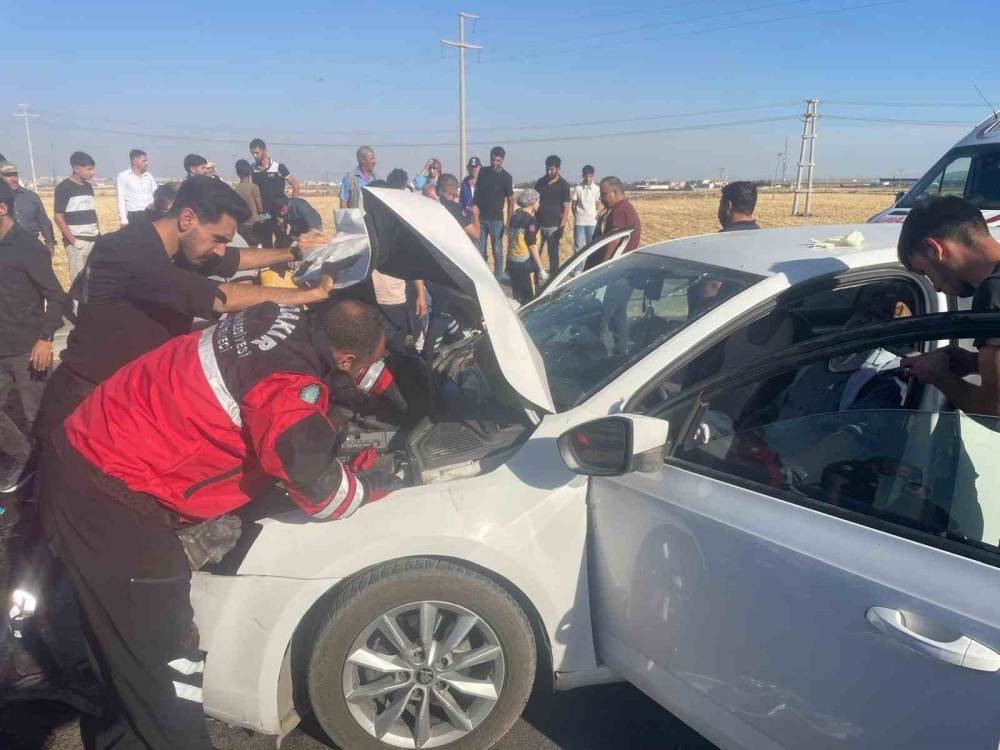 Diyarbakır’da Otomobiller Çarpıştı: 8 Yaralı
