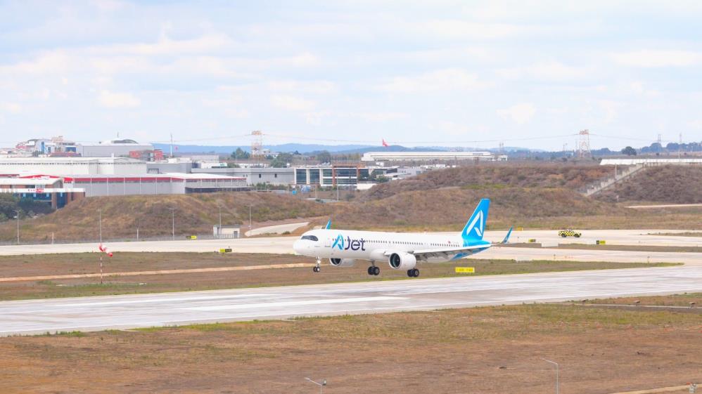 aw548999-02.jpg