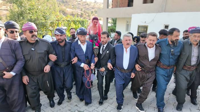 aa-20251005-39316071-39316066-sirnakta-atla-gelin-alma-gelenegi-yasatiliyor-min.jpg