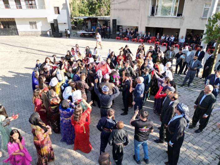 aa-20251005-39316071-39316067-sirnakta-atla-gelin-alma-gelenegi-yasatiliyor-min.jpg