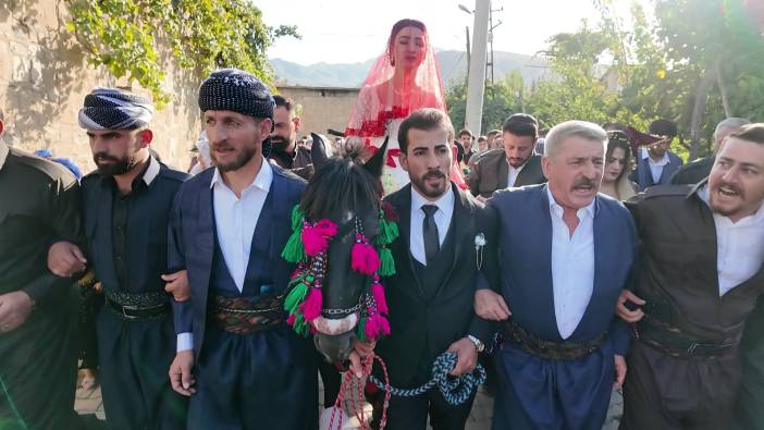 aa-20251005-39316071-39316069-sirnakta-atla-gelin-alma-gelenegi-yasatiliyor-min.jpg