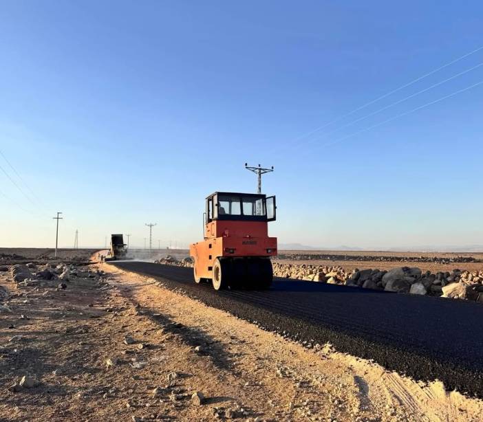dil-kosklu-koyunde-7-kilometrelik-bsk-asfalt-calismasi-basladisirnak-idil-idilde-kirsal-yol-1.jpg