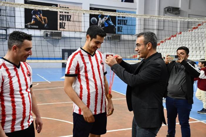 3-kamu-spor-oyunlari-voleybol-il-birinciligi-finali-3-kamu-spor-oyunlari-kapsaminda-duzen-3.jpg