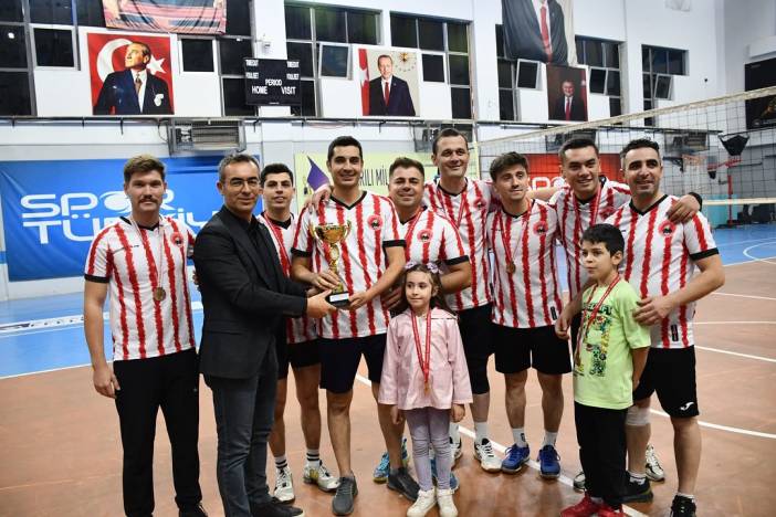 3-kamu-spor-oyunlari-voleybol-il-birinciligi-finali-3-kamu-spor-oyunlari-kapsaminda-duzen-4.jpg