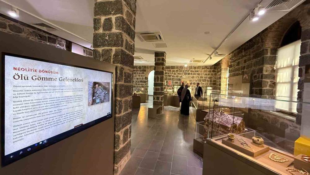 İnsanlık Tarihinin İlk Cenaze Taşı Ortaya Çıktı