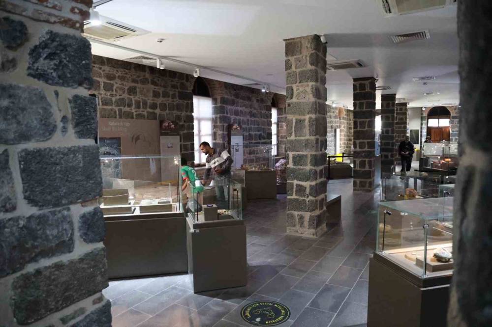 İnsanlık Tarihinin İlk Cenaze Taşı Ortaya Çıktı