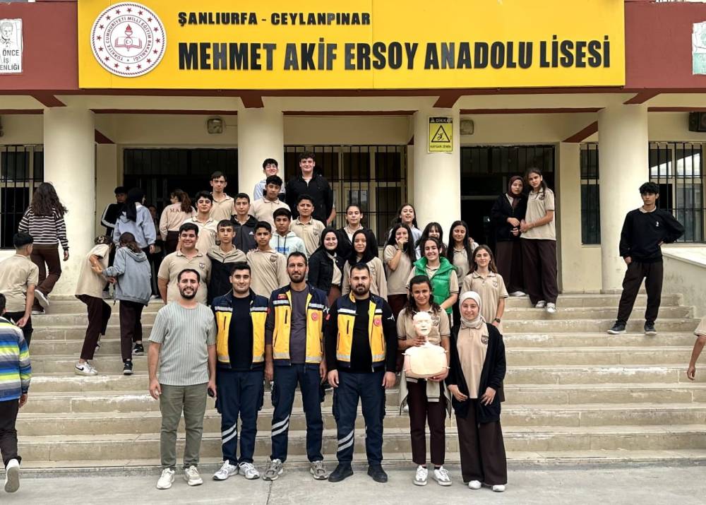 Mezun Olduğu Okulda Hayat Kurtarma Dersi Verdi