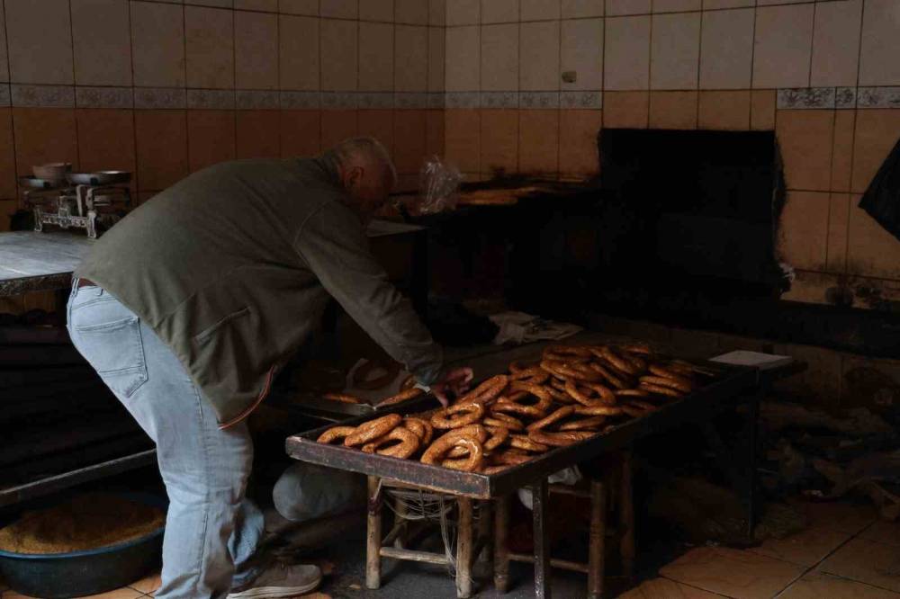 20 Yıl Simit Sattı, 49 Yaşında Atanınca Annesi İnanmadı