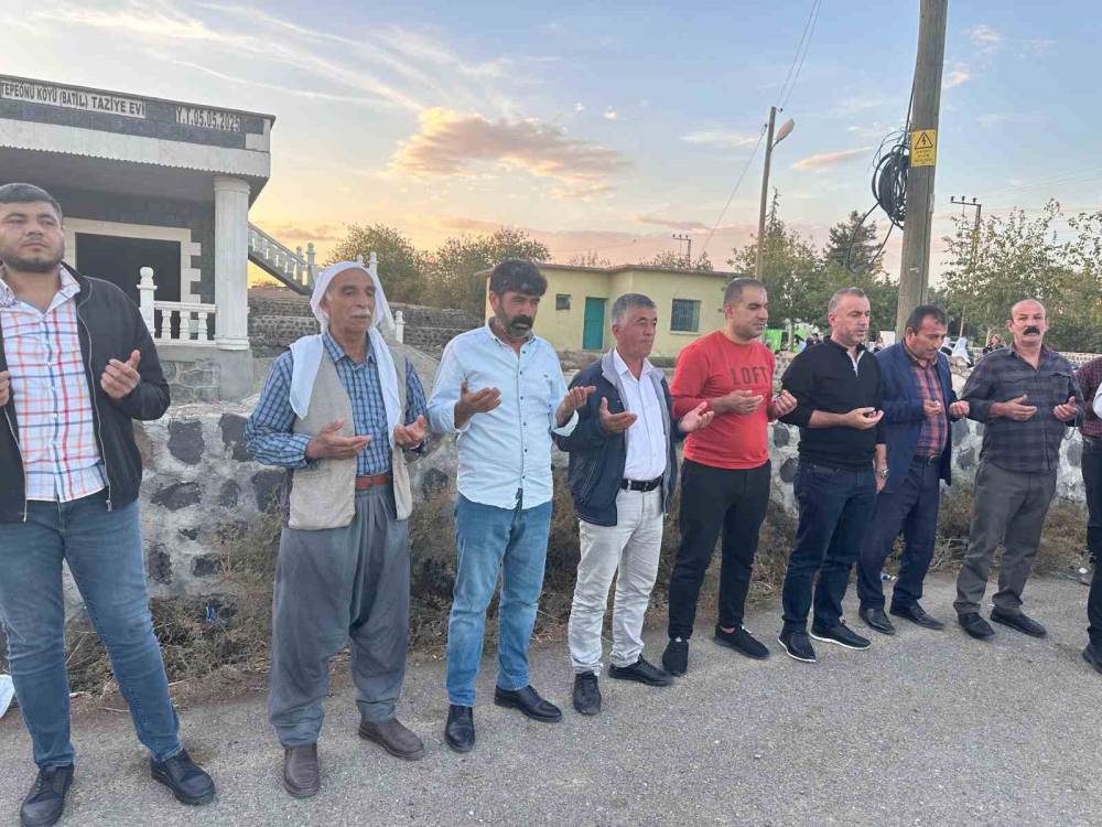 Şırnak'ta Polis Memurundan Köy Çocuklarına Birlik Sofrası