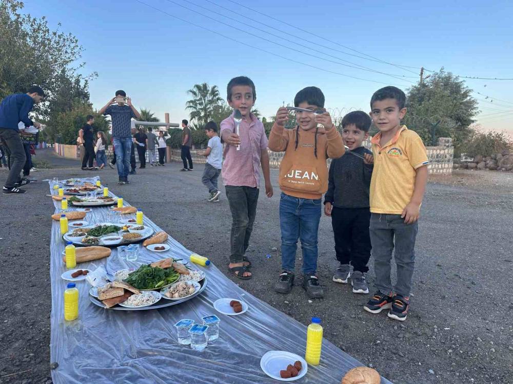 Şırnak'ta Polis Memurundan Köy Çocuklarına Birlik Sofrası
