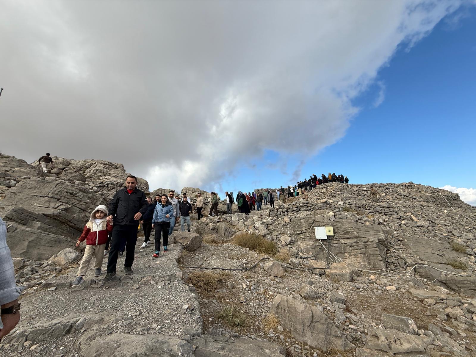 aa-20251027-39532678-39532677-cudi-daginda-cumhuriyet-yuruyusu-duzenlendi.jpg