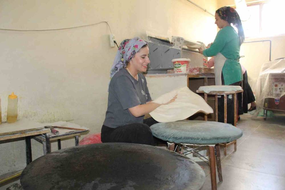 Şırnaklı Kadının Azim Dolu Hikayesi: 30 Ekmekle Başladı, Bin Ekmek Üretiyor