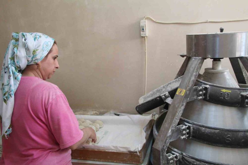 Şırnaklı Kadının Azim Dolu Hikayesi: 30 Ekmekle Başladı, Bin Ekmek Üretiyor