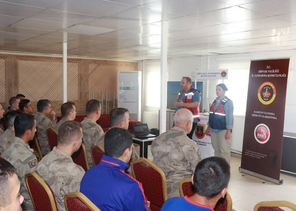 Şırnak’ta Askeri Personele "Kadına Yönelik Şiddetle Mücadele" Eğitimi