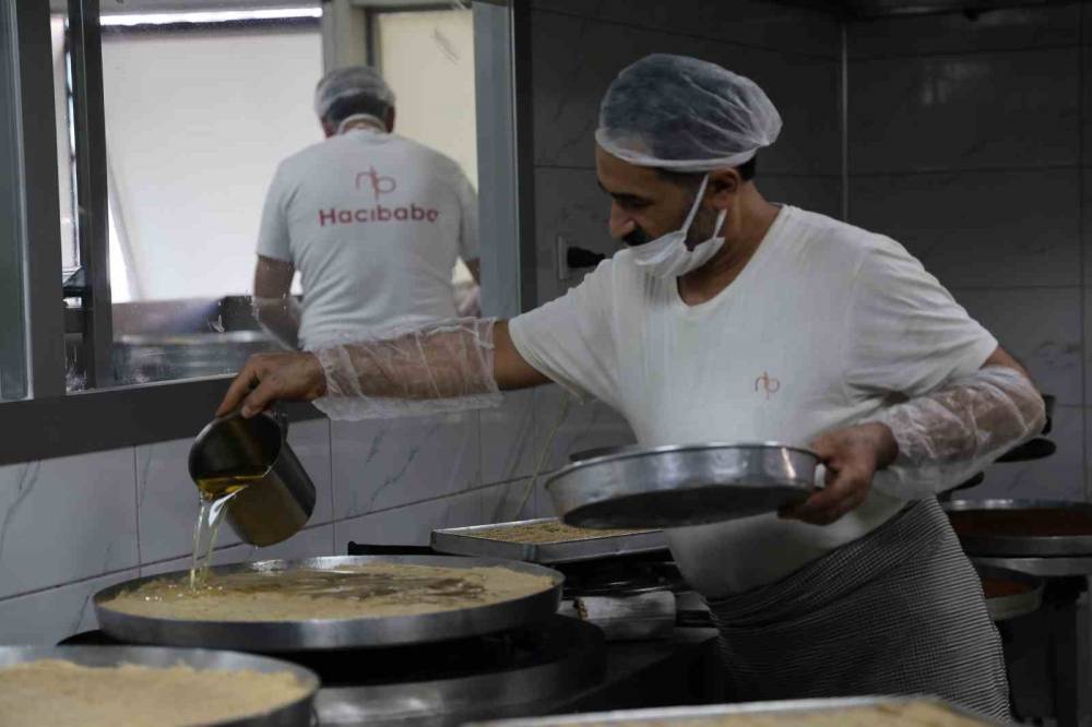 Diyarbakır’ın Köklü Tatlı Firması 41’nci Yıla Özel Fiyatlarda Yüzde 50 İndirime Gitti