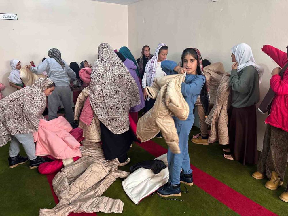 "Kış Gelmeden Sen Gel" Projesiyle Minik Yürekler Isındı