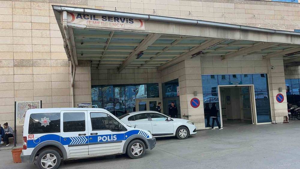 İki Grup Arasında Silahlı Ve Sopalı Kavga:2'si Ağır 5 Yaralı