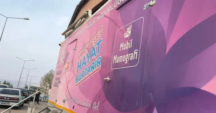 sirnak-devlet-hastanesi-onunde-mobil-mamografi-araci-hizmet-vermeye-basladisirnak-il-saglik-mud.webp