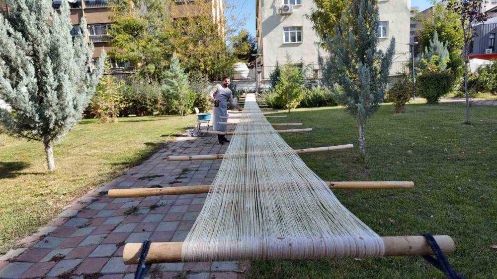 Şırnak ve Siirt'te Yaygın olan Şal Şepik Kumaşının Coğrafi İşaretinin Avrupa Birliği'ne Taşınıyor