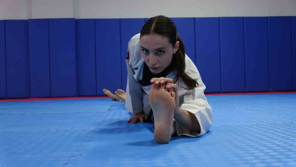 Tekvandocu Babanın Vakit Geçirsinler Diye Salona Götürdüğü 3 Kızı Milli Tekvandocu Oldu