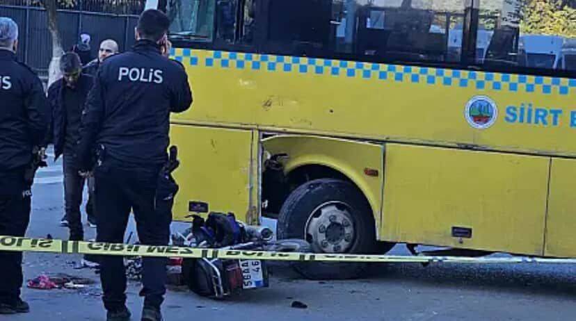 Belediye Otobüsü İle Motosiklet Çarpıştı: 1 Ölü