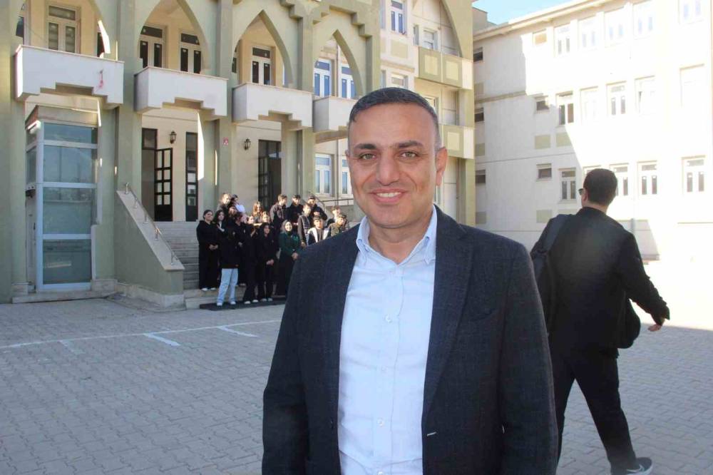 Şırnak'ta Hayallerin Peşinden Giden Öğretmen: Babasının Vasiyetini Gerçekleştirdi