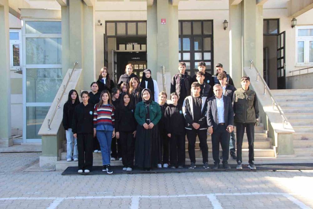 Şırnak'ta Hayallerin Peşinden Giden Öğretmen: Babasının Vasiyetini Gerçekleştirdi