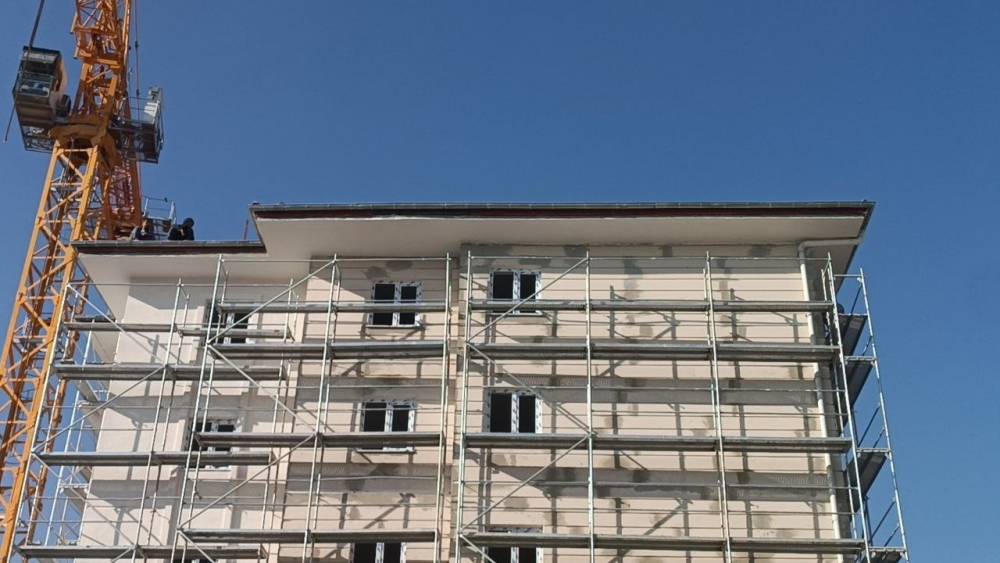 İntihar Girişiminde Bulunan Arkadaşlarına Aldırış Etmeden Çalışmaya Devam Ettiler