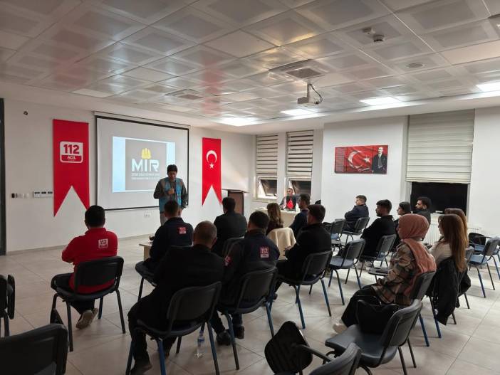 112-acil-cagri-merkezi-mudurlugu-olarak-personellerimize-yonelik-is-sagligi-ve-guvenligi-egitimi-1.jpg