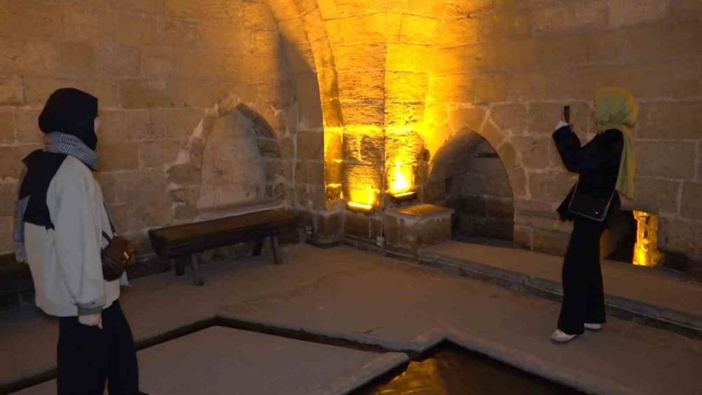 Gaziantep’teki Tarihi Kasteller Fotoğraf Tutkunlarını Cezbediyor