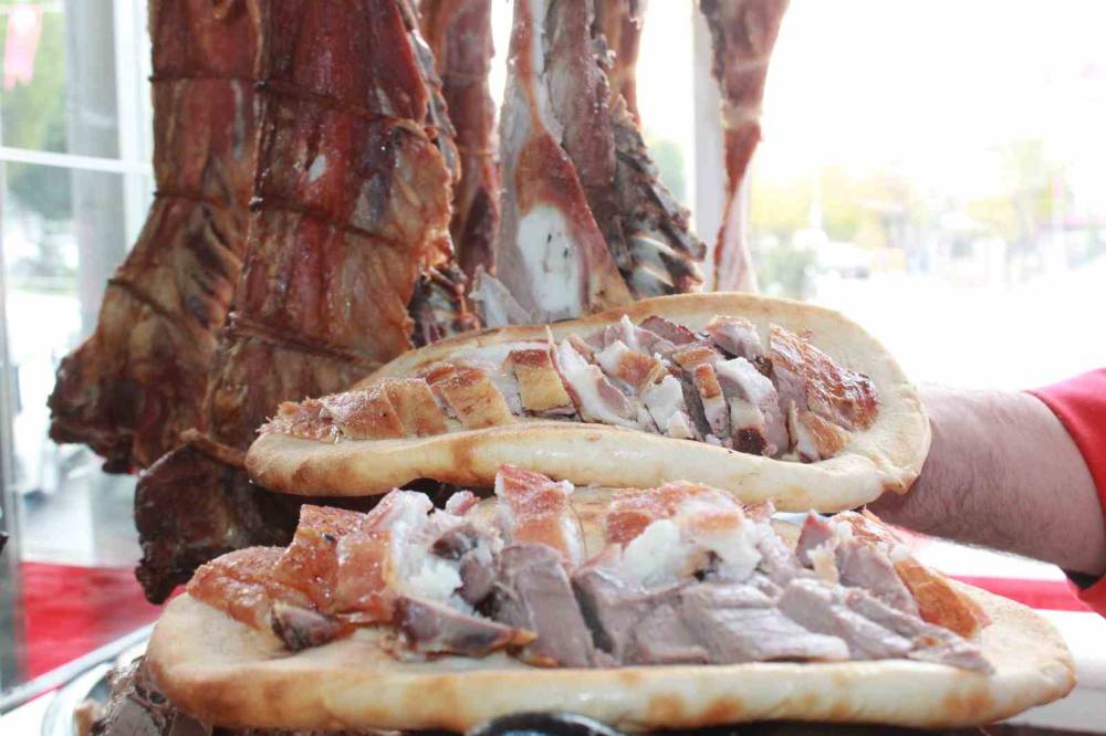 Gece Saat 1'de Yapımına Başlanıyor, Günlük 1 Tona Yakın Tüketiliyor