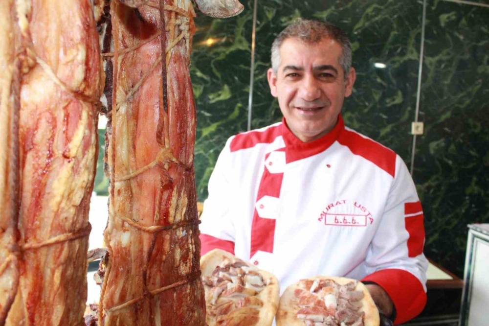 Gece Saat 1'de Yapımına Başlanıyor, Günlük 1 Tona Yakın Tüketiliyor