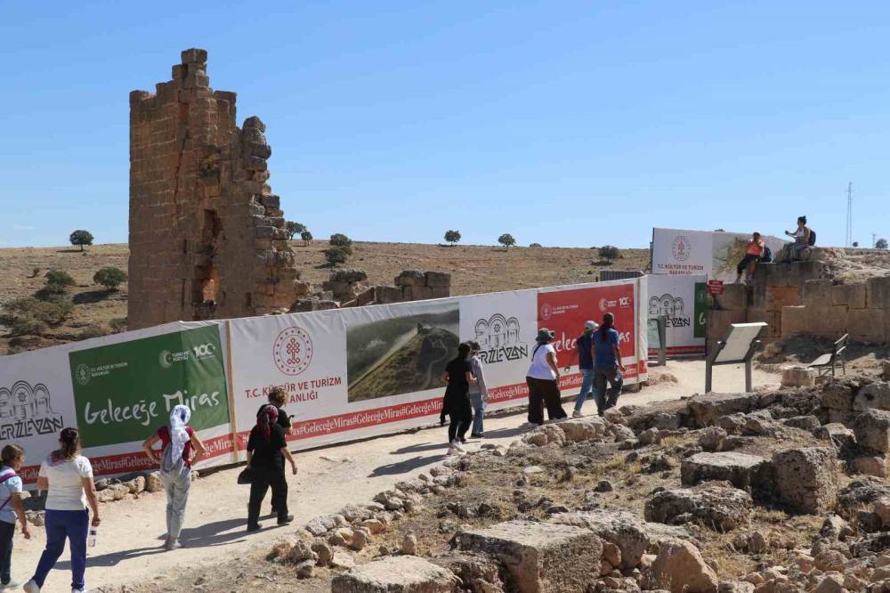 Bir Yılda 400 Bin Kişi 3 Bin Yıllık Kaleye Çıktı