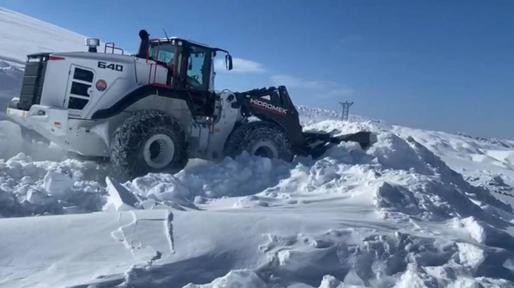 Şırnak’ta Tipi, Köy Yollarını Ulaşıma Kapattı