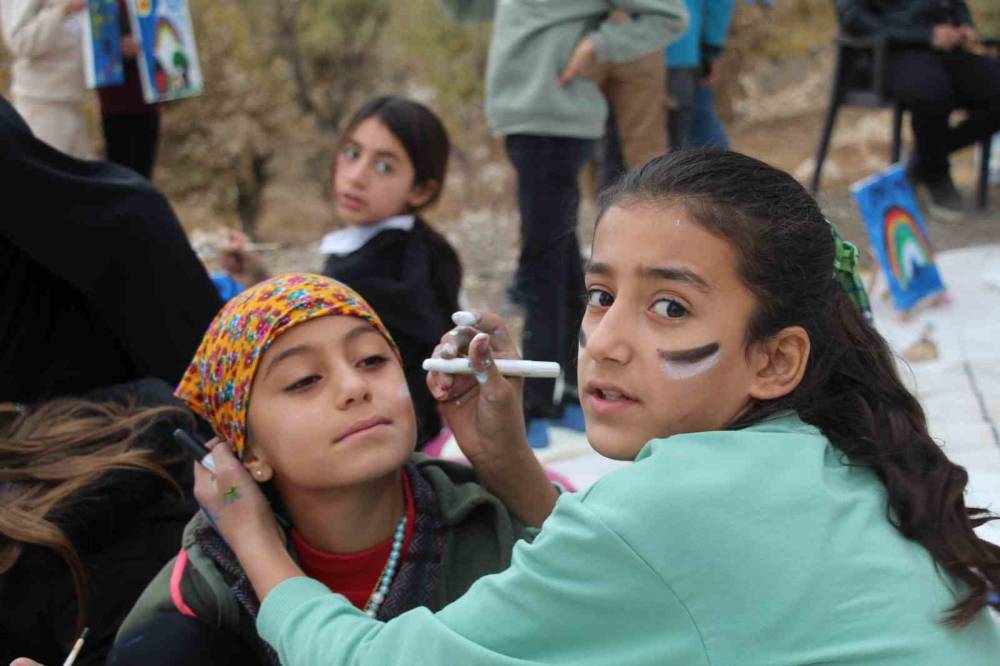 Şırnak'ın Gabar Eteklerinde Umutlar Tuvale Yansıdı