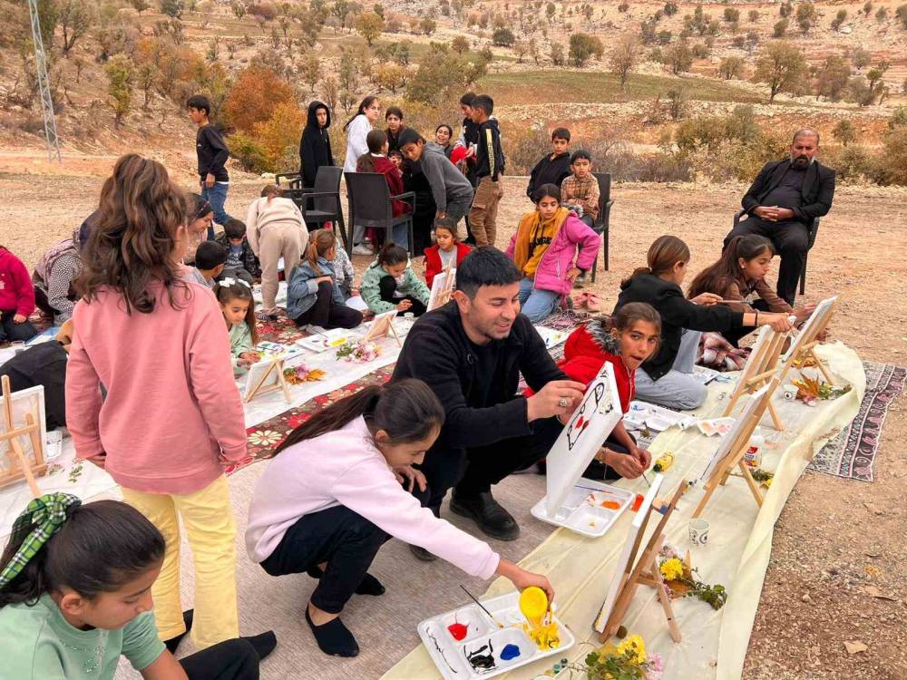Şırnak'ın Gabar Eteklerinde Umutlar Tuvale Yansıdı