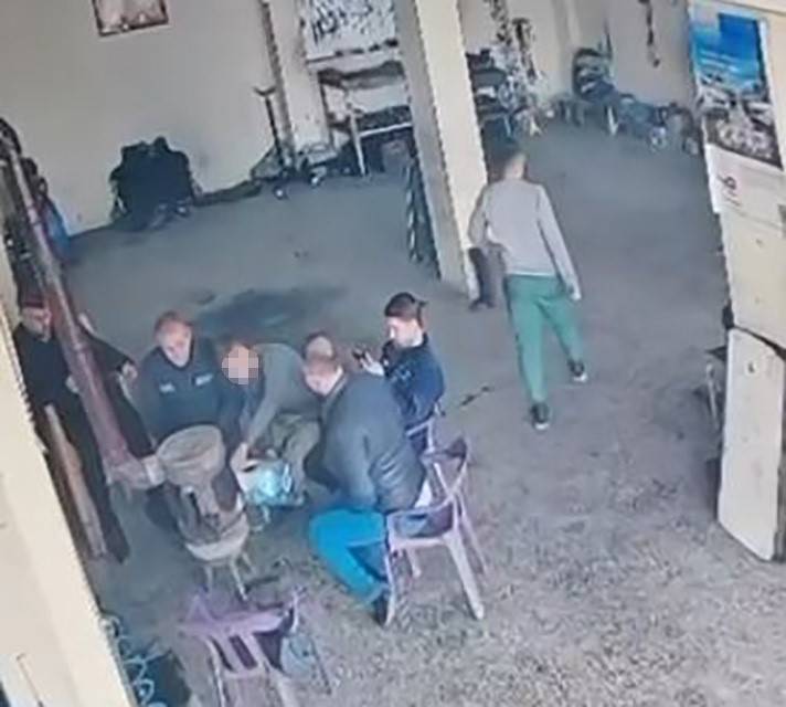 Şırnak'ta Bir Dükkanda Sobaya Dökülen Mazot Bomba Gibi Patladı, Çırak Yaralandı