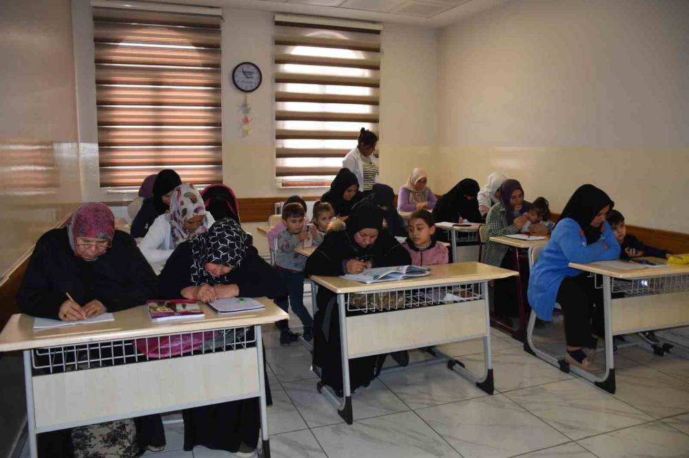 Yanlış Otobüse Binmemek İçin 65 Yaşında Okuma-yazma Öğrendi