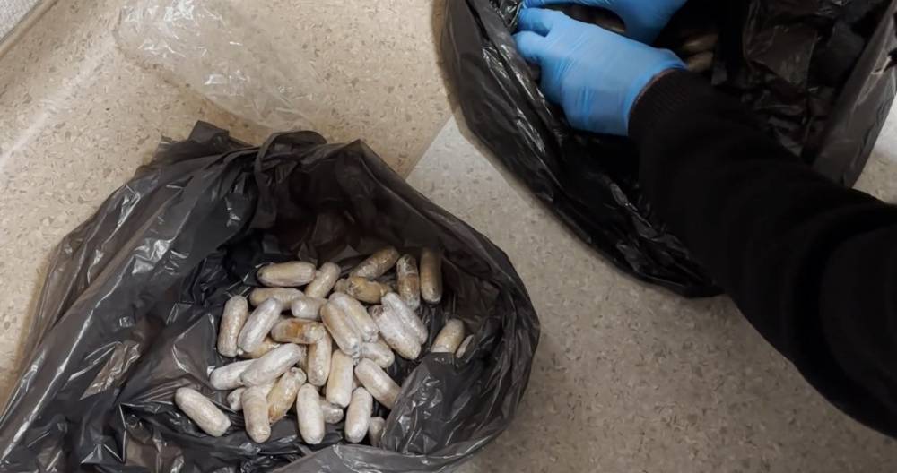 Yabancı Uyruklu Bir Şahsın Midesinden 64 Parça Uyuşturucu Çıktı