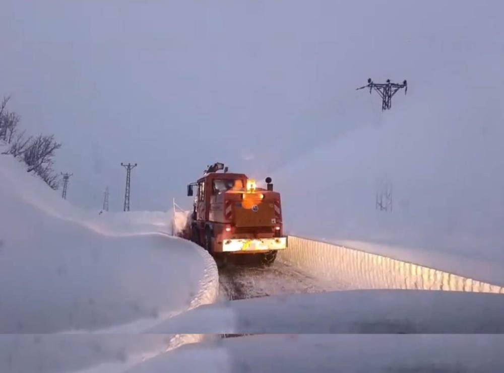 Şırnak-Hakkari yolu 6 gün sonra ulaşıma açıldı