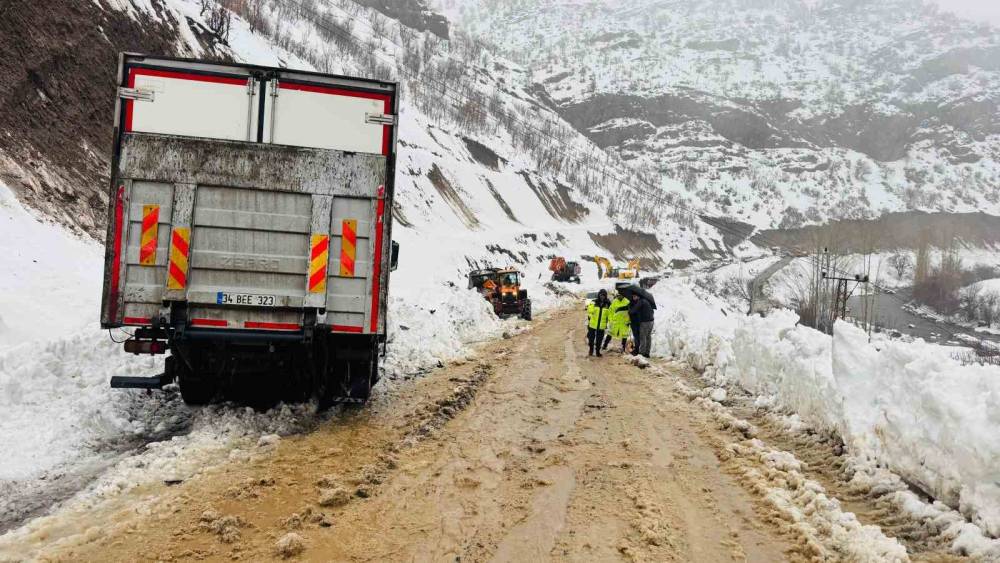 Şırnak'ta Buzlanma Kazaya Sebep Oldu: 2 Yaralı