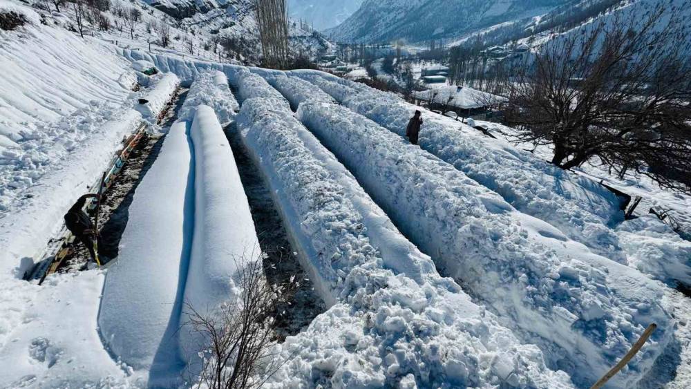 Şırnak’ta Eksi 20'lerin Görüldüğü Köylerde Arıcıların Zorlu Kış Mesaisi